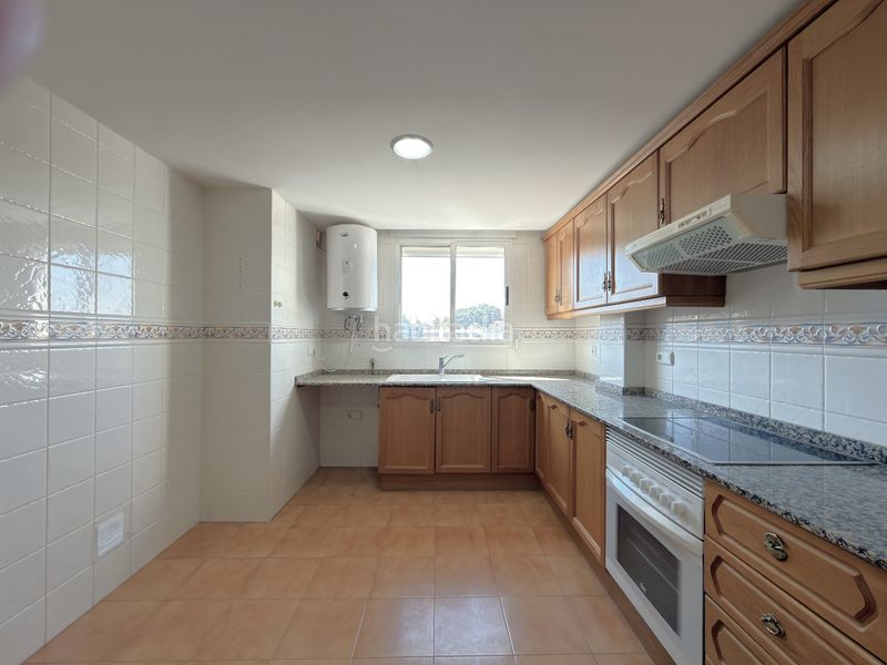 Foto e422c661-6e30-49ec-8db1-ef0045be9e63. Àtic amb aparcament a Casco Urbano Náquera