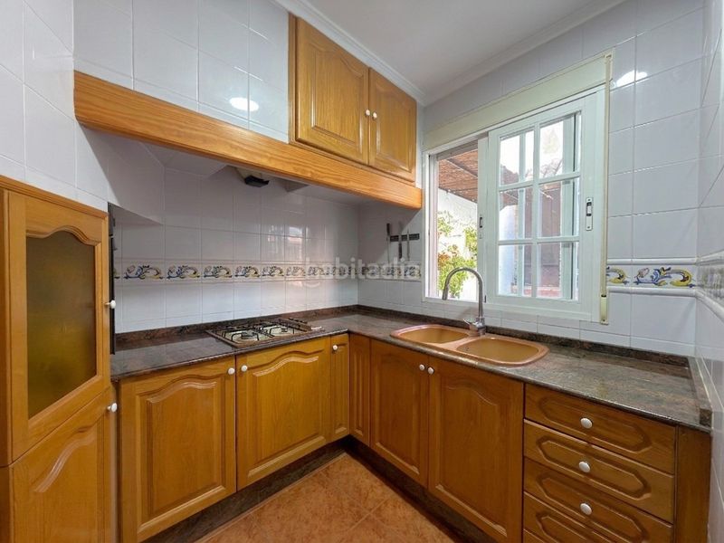 Foto 0428f057-0725-4635-9cf8-8bd36d4896de. Casa amb xemeneia a Casco Urbano Náquera