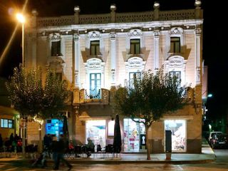 Local Comercial en Avenida DE LA RAPITA