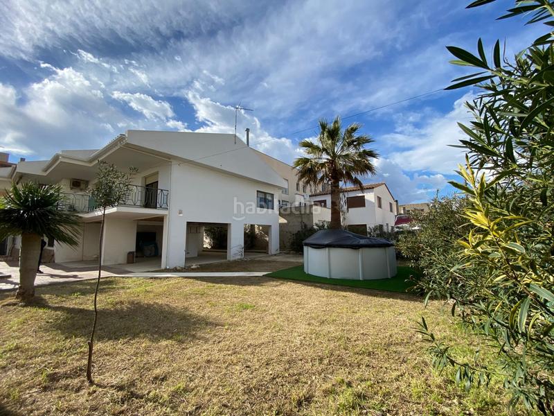 Foto 641b7a20-ae7c-4b60-bf5e-ffedf34eec26. Chalet casa con jardin en Deltebre