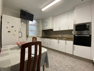 Erdgeschoss in Grau - Quintanes. Vivienda practica y con mucho potencial