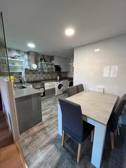 Pis  Carrer de l'escorxador. Excelente piso de 105m² totalmente reformado y amueblado.