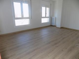 Miete Etagenwohnung  Avinguda de martí pujol. Piso en alquiler en el centro de badalona