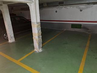 Aparcament cotxe  Carrer de ferran puig. Ref. 7338
-  10m2 
- ideal coche pequeño o bien 2 motos
- parkin