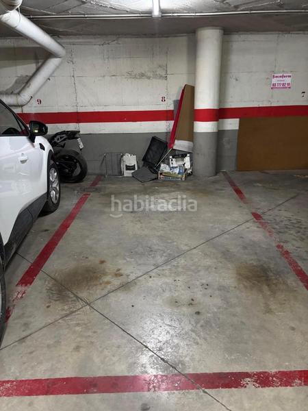 Foto 078a18a8-66c7-4756-abf7-19df9db310cf. Parking voiture dans Nucli Urbà Esparreguera