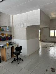 Location Local commercial  Carrer barcelona. Local en el centro de esparreguera