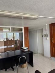 Lloguer Local Comercial  Carrer del camí de can comelles. Local de 45m2