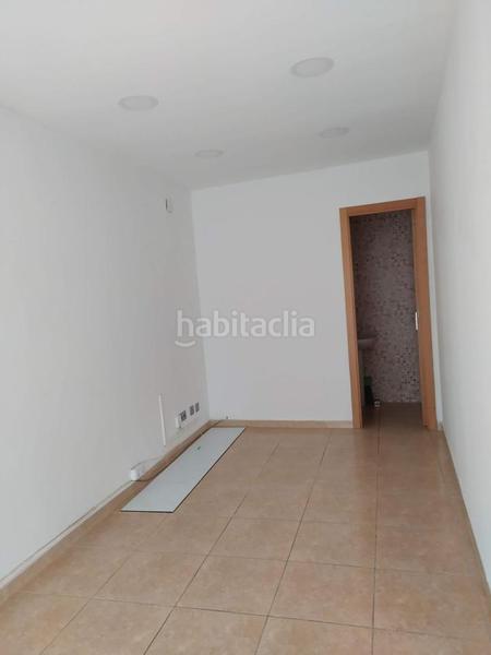 Foto a28c4e1c-c4c7-41bc-a21b-00e4bb121679. Alquiler local comercial local centrico en Nucli Urbà Esparreguera