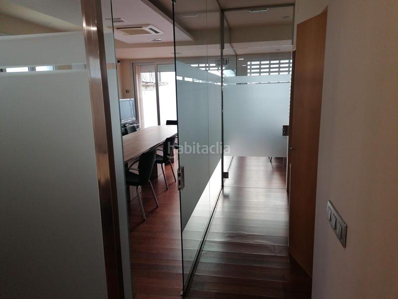 Foto 8aec375c-c2b3-4002-9aa5-65e93ce2444d. Lloguer local comercial a Nucli Urbà Esparreguera