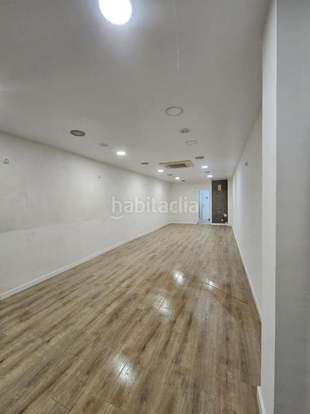 Foto 17e3de18-6f16-4884-86ad-bd538a50bf1d. Alquiler local comercial  en venta o alquiler calle taquígraf garriga en Esparreguera