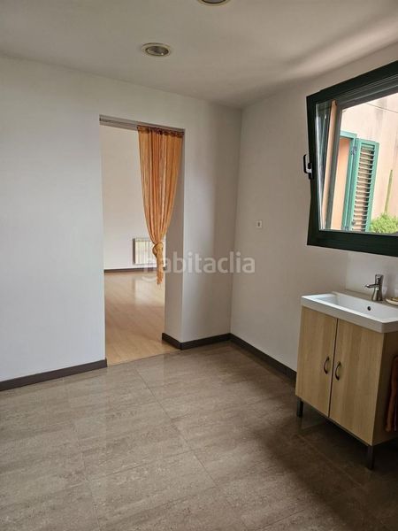 Foto 18f9523d-0a93-4f7d-81b9-2e061362ca34. Chalet en Nucli Urbà Esparreguera