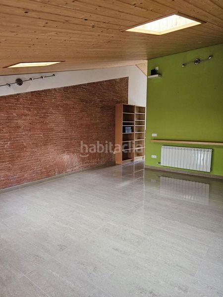 Foto 19c4171d-cab8-4cb2-a399-448d34e17594. Chalet en Nucli Urbà Esparreguera