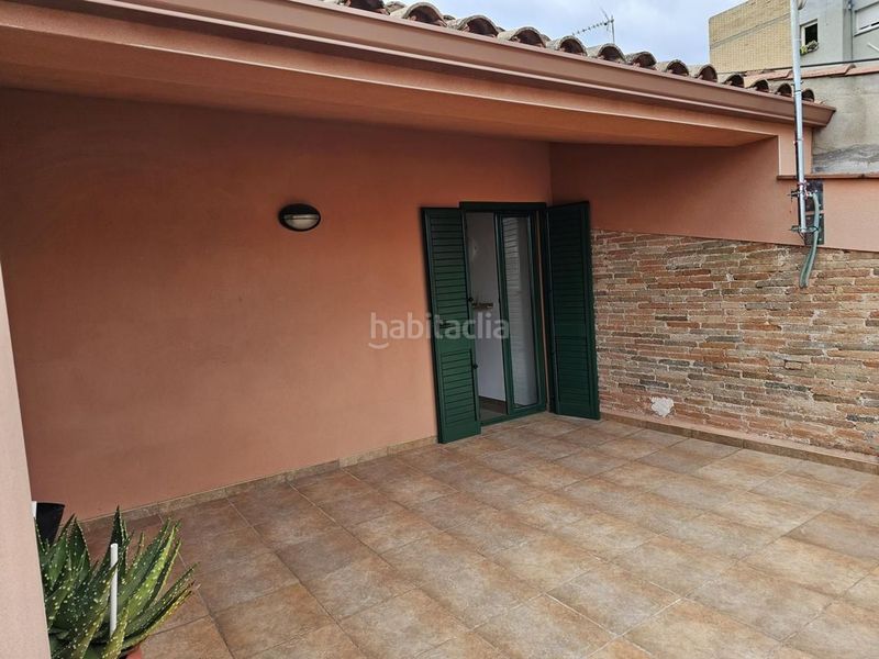 Foto 25e48d4c-e7ba-454f-ba1c-be334b2ffcd0. Chalet en Nucli Urbà Esparreguera