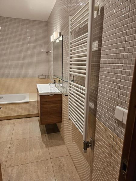 Foto df920b14-2ca2-491e-8e72-919fa245314d. Chalet en Nucli Urbà Esparreguera