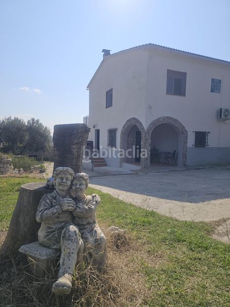 Foto f17e79e6-6b48-4b3e-b6b8-3f8c50aa5a90. Casa amb aparcament piscina a Can Vinyals Esparreguera