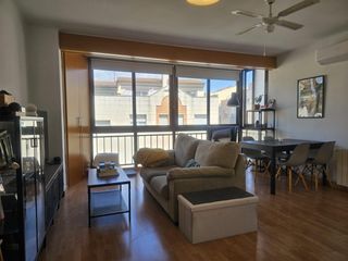 Flat  Carrer carrer sant joan. Acogedor piso en esparreguera, ideal para entrar a vivir por 185