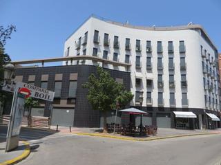 Local Comercial a Avenida blasco ibáñez 14. Bajo en venta en manises