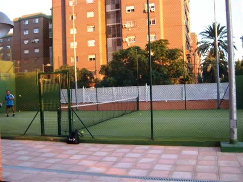 Foto d17dfb56-75d2-4ecd-8a44-4a857922e79d. Autoparkplatz in avinguda del mestre rodrigo 105 in Valencia