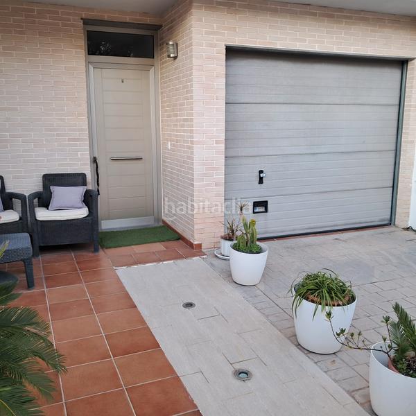 Foto 4c5f7b64-5058-4f5f-9819-590130e3a90a. Casa adossada amb calefacció aparcament a Nuevo Centro Sagunt