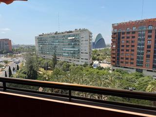 Appartement à Carrer del pintor maella 26a. Piso en zona de avenida francia