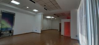 Lloguer Local Comercial a Avinguda de les corts valencianes 35. Local en alquiler en cortes valencianas