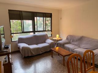 Rent Flat in La Carrasca. Piso en zona de blasco ibañez