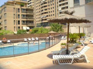 Rent Flat  Avinguda de les corts valencianes 35. Piso en cortes valencianas en alquiler