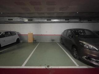 Parking coche en Carrer de Monturiol
