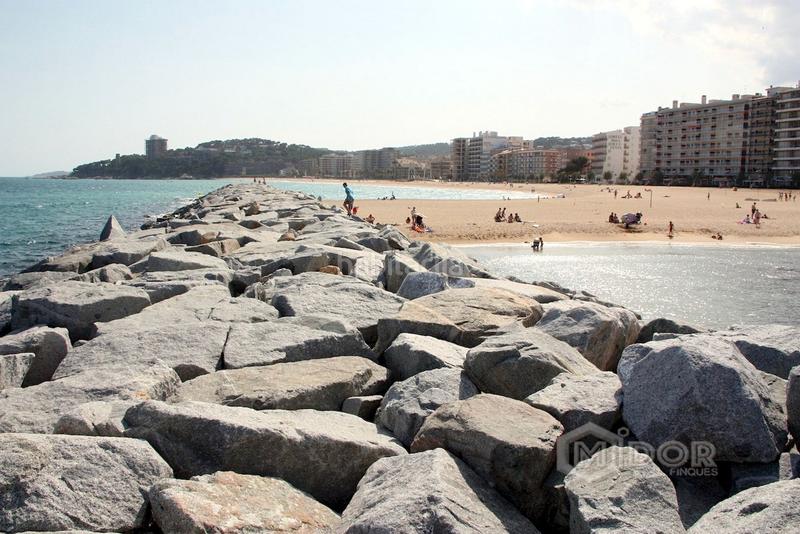 Foto a8d09773-3a4a-41ba-b991-296d630c5280. Terreno residenziale in Mas Pere-Río de Oro Calonge