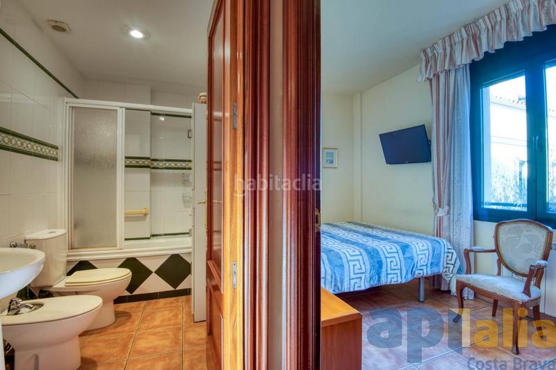 Foto 4ad1befb-03b9-479b-82df-aa7b07529976. Casa adosada en carrer de francesc jofre 51 casa adosada a 400m de la playa en Sant Feliu de Guíxols