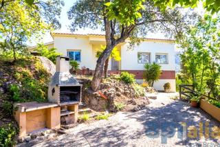 Xalet a Carrer de la volta de l'arboç 202. Bonita casa en roca malvet (sta. cristina d'aro)