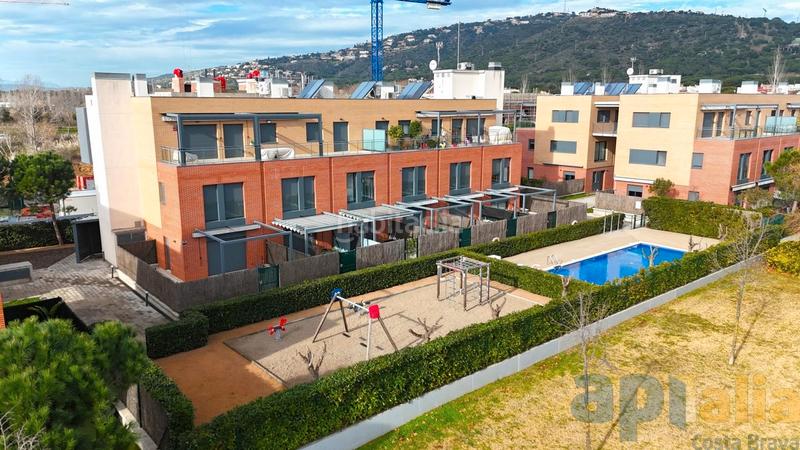 Foto ce39d4c1-581c-477b-9e99-209b0bd1c8a9. Casa adossada amb calefacció aparcament piscina a Platja d´Aro