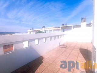 Apartament a Carrer de sant antoni 147. Atico con terraza en segunda linea de mar