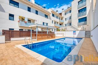 Attique dans Carrer de llevant 21. Atico con terraza y piscina a 350m de la playa