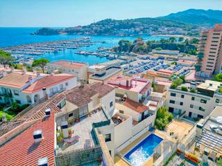 Dplex a Carrer de llevant 21. Duplex con terraza 