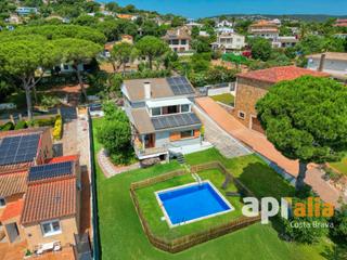 Xalet  Carrer occitània. Casa con jardin y piscina en mas palli (calonge)