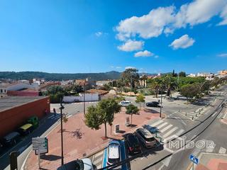 Appartement à Carrer del rufo 1. Piso con bonitas vistas en tueda (zona asilo)