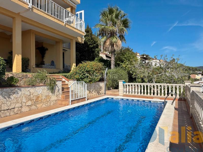 Foto 7358affe-37b1-4e28-ad3d-ec82576e3374. Xalet amb xemeneia calefacció aparcament piscina a Calonge