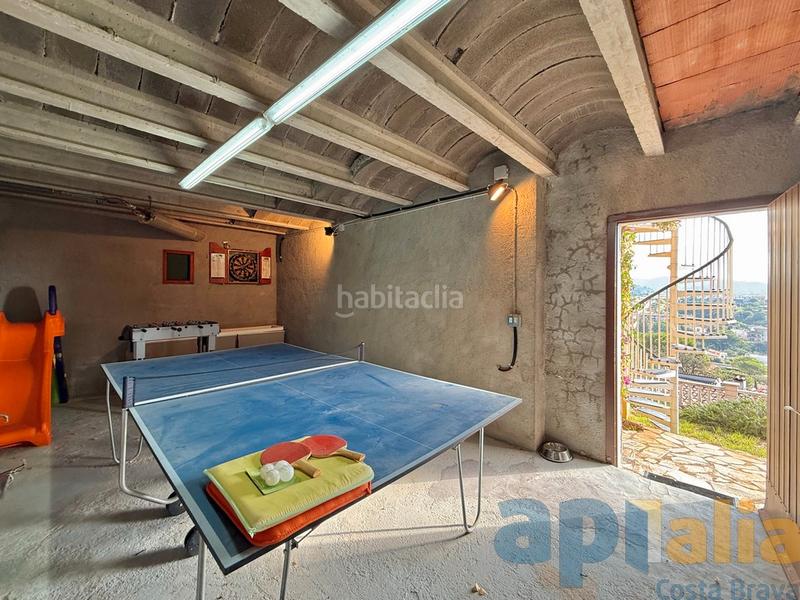 Foto 95c702ee-beb9-4fdb-b3d0-4f694bc8430b. Xalet amb xemeneia calefacció aparcament piscina a Calonge