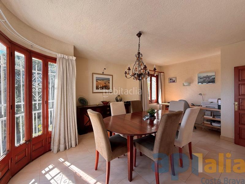 Foto 9b9ca02e-2f1d-44ae-a1fd-43a23c912121. Xalet amb xemeneia calefacció aparcament piscina a Calonge