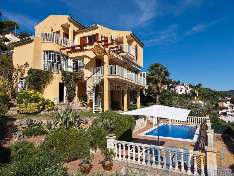 Foto a55cf132-3b69-40ae-a81d-4dfcf82dc10f. Xalet amb xemeneia calefacció aparcament piscina a Calonge