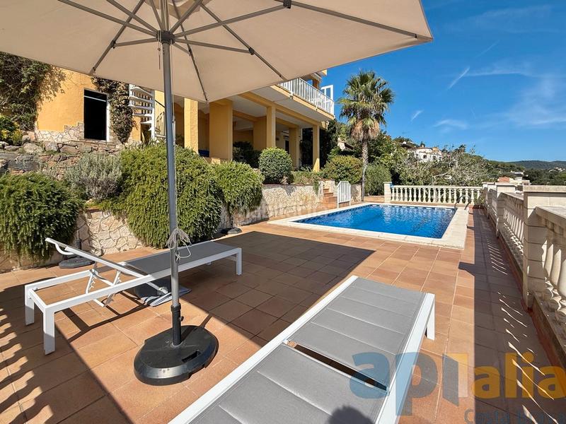 Foto d535d508-84e4-43bf-b2fd-2168a08f3c3a. Xalet amb xemeneia calefacció aparcament piscina a Calonge