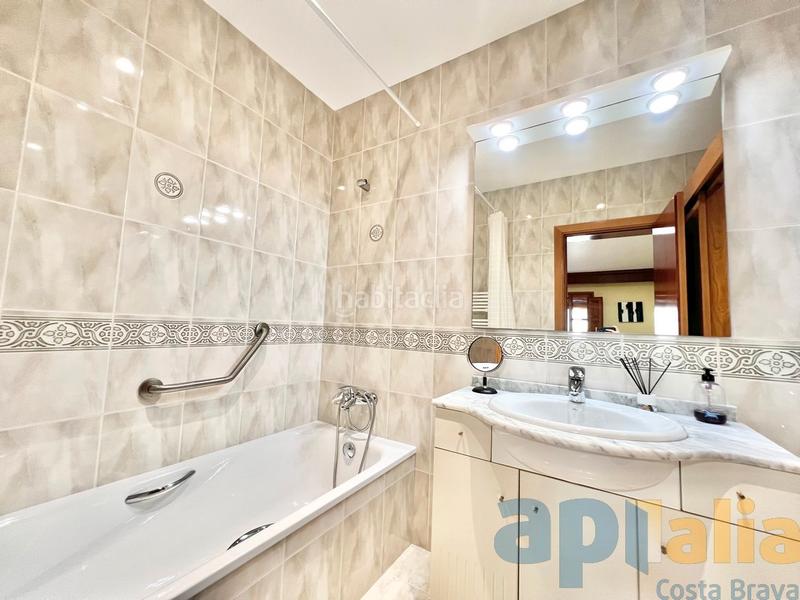 Foto 613faff0-13bb-4701-b30b-a690c637df43. Casa adossada a carrer d'adrià álvarez 7 a El Pedró Palamós