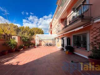Pis  Carrer de barcelona. Piso con terraza a tan solo 750m de la playa