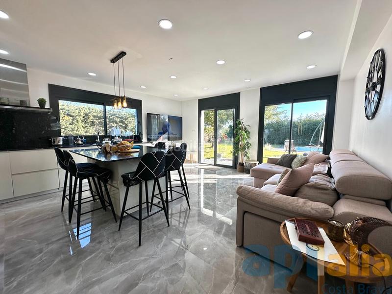 Foto 784eb3e2-72c2-42c4-80c6-f64eb4856fac. Chalet with heating parking pool in Cabanyes-Mas Ambrós-Mas Pallí Calonge