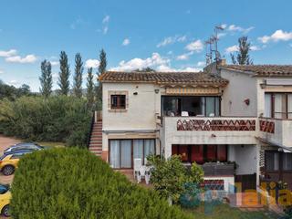 Apartament  Avinguda de la costa brava. Apartamento con terraza (golf costa brava)