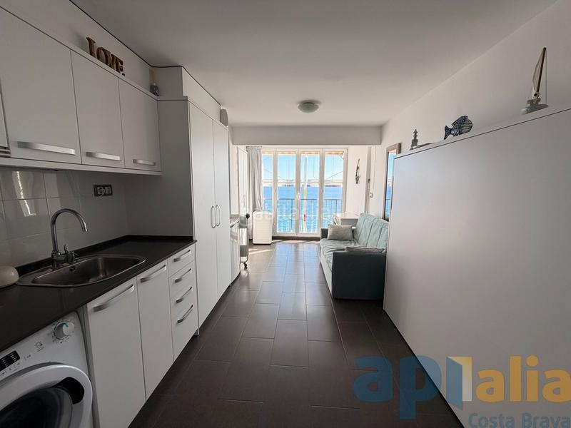 Foto d809f5ac-1b7b-4022-b95e-f3e928610d91. Estudio  en 1º linea de mar en platja d'aro en Platja d´Aro