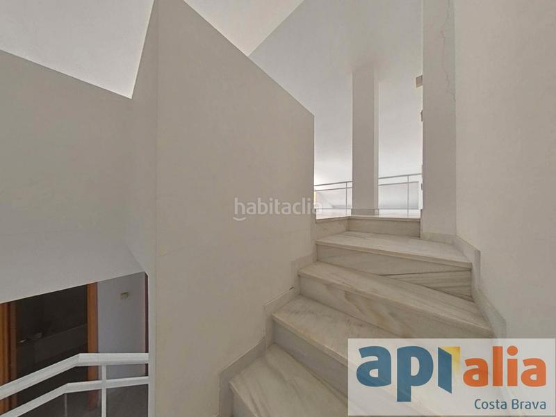 Foto 3a3d4480-c7d3-45ca-824e-73a9c0821268. Àtic amb calefacció aparcament a Avinguda Catalunya Palamós