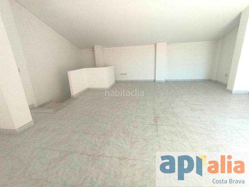 Foto 4c1ebf94-197b-4722-8c15-cd8caeeb8f2b. Àtic amb calefacció aparcament a Avinguda Catalunya Palamós