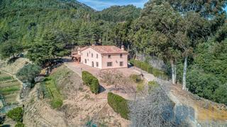 Masía  Carrer hortsavinya. Finca rustica en el parque del montnegre